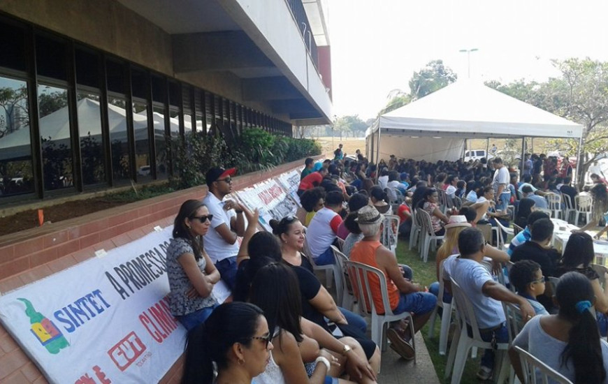 Professores de Palmas participam de assembleia