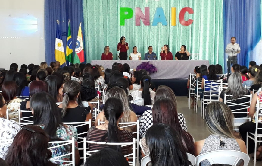 Evento reuniu mais de 300 educadores do ensino básico municipal