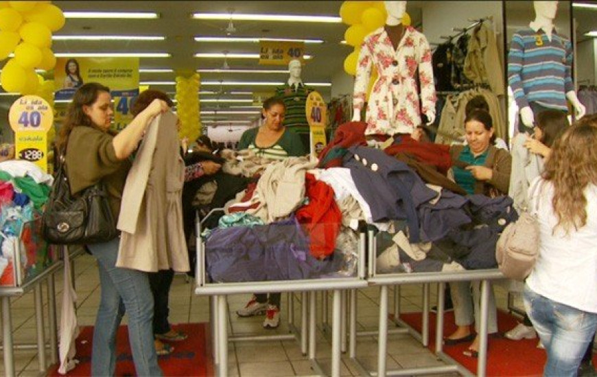 13° salário deve aquecer comércio