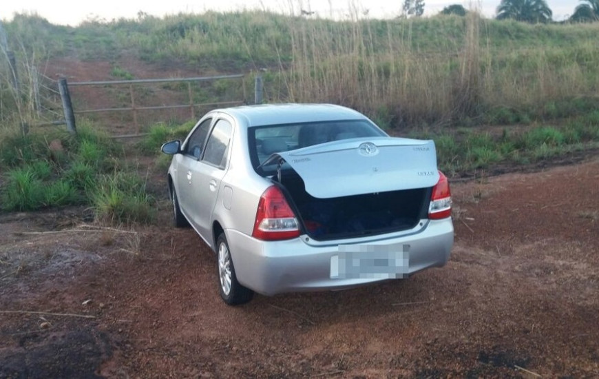 Vítima foi localizada às marges da rodovia, com pés e mãos amarrados