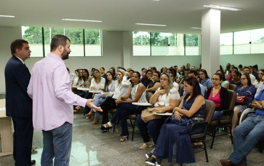 O prefeito agradeceu o empenho dos profissionais do SUS e falou dos desafios na