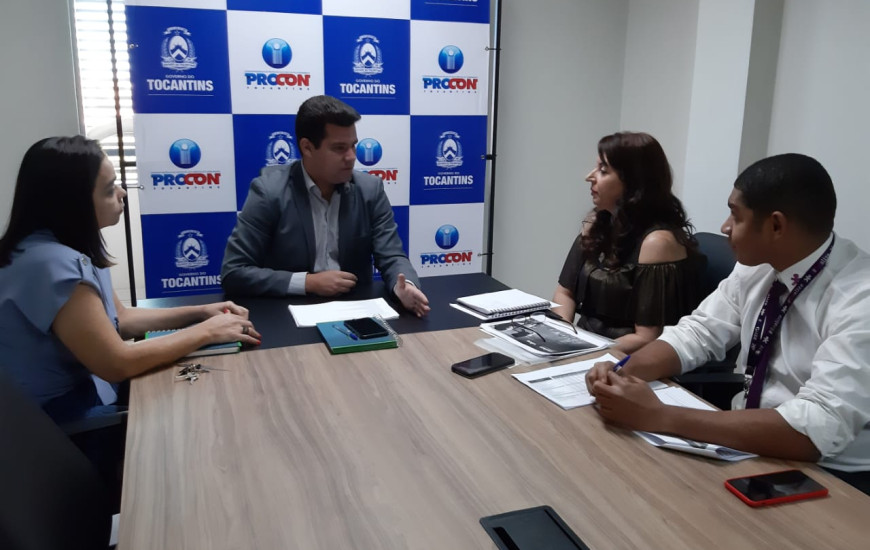 Reunião na sede do Procon.