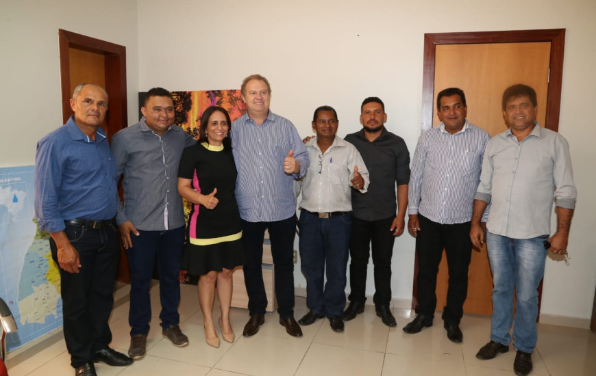 Carlesse recebe gestores na Capital