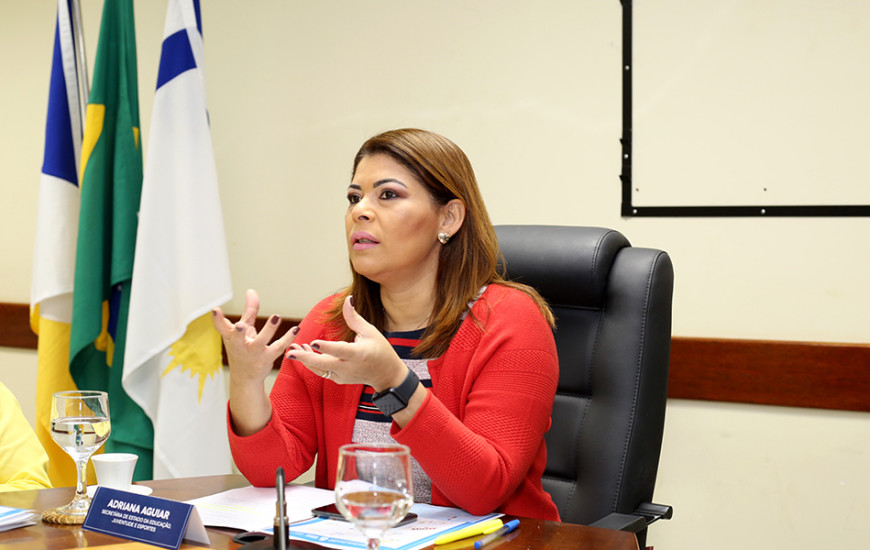 Titular da Seduc, Adriana Aguiar, esclarece alguns pontos na mudança