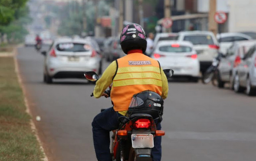 Mototaxistas, feirantes e ambulantes terão dia específico para receber cesta