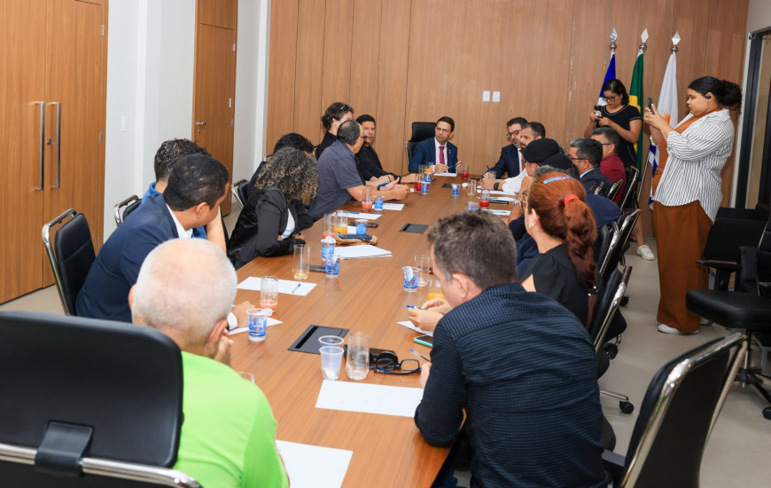 Aplicação da correção salarial será feita em duas parcelas em 2026