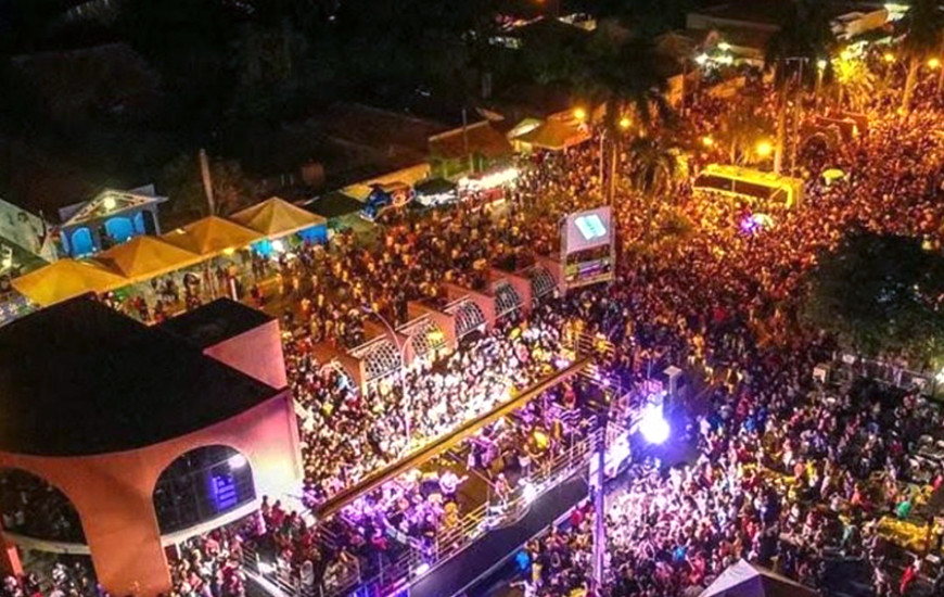 Corredor da folia funcioná de sexta a domingo.