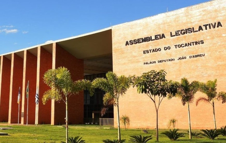 Presidente interina da AL determina ação judicial