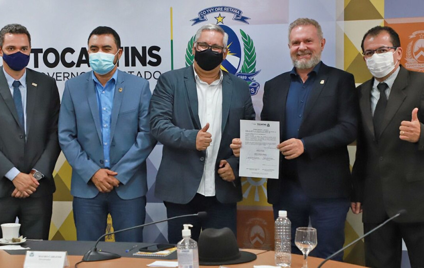 Decretos foram assinados nesta terça-feira, 14