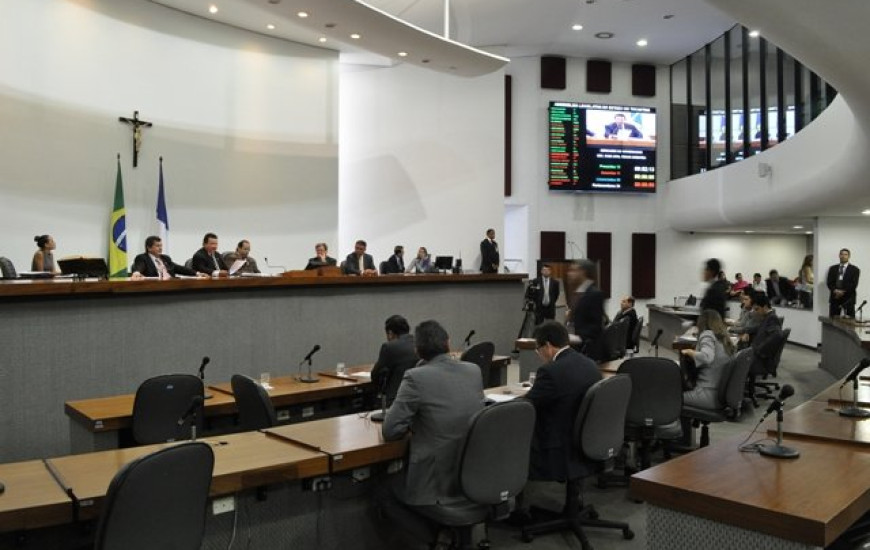 Deputados voltam a ativa após as eleições
