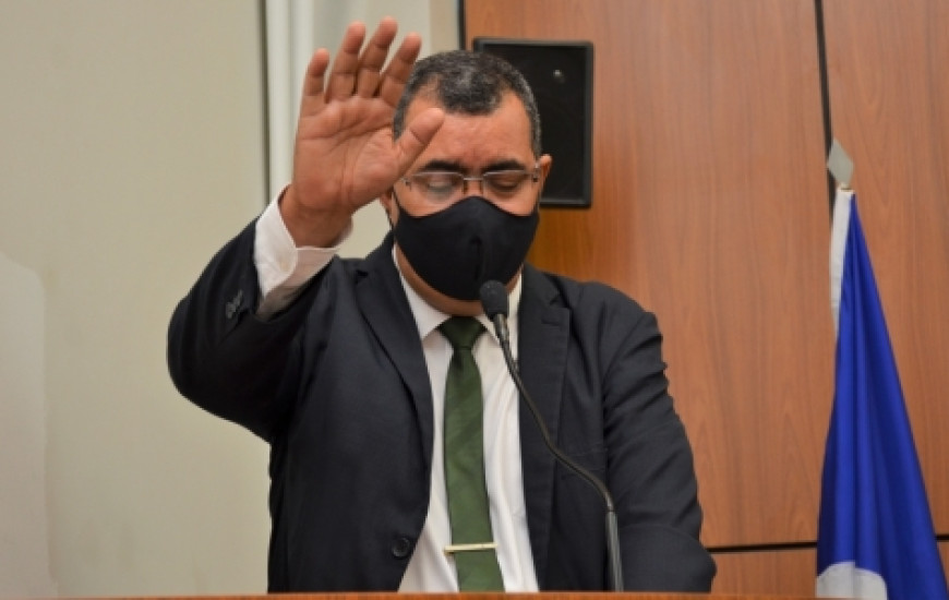 O suplente de Vereador tomou pose nesta quarta-feira dia 18