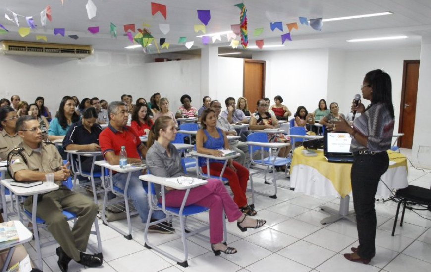 Prêmios vão beneficiar professores e gestores