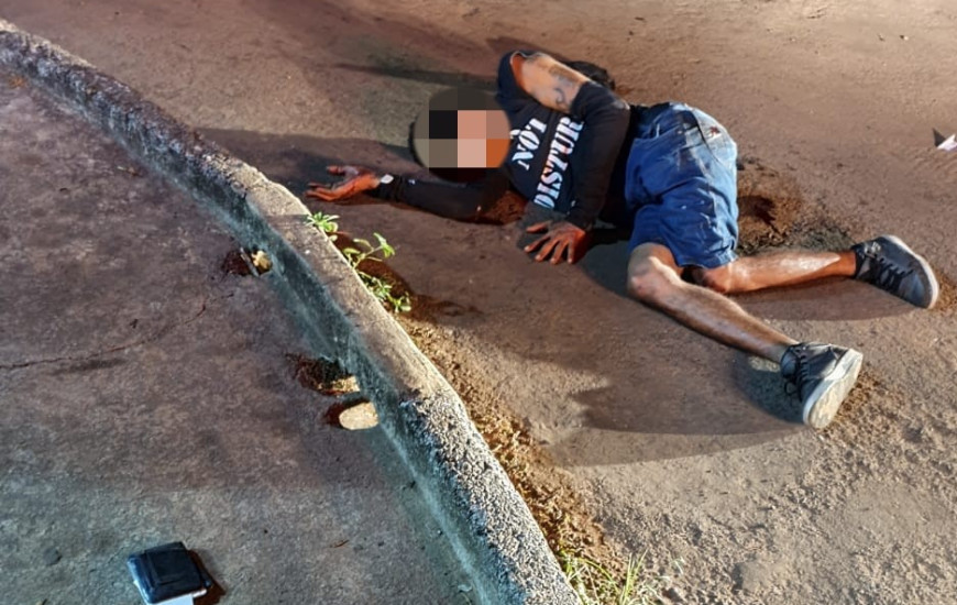 Assaltante é atingido após reação de vítima 