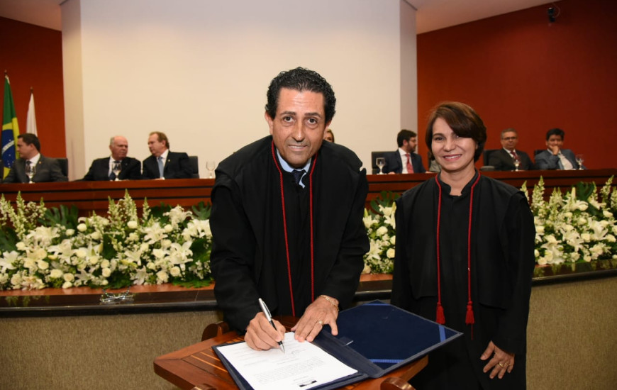 Procurador-Geral de Justiça é reconduzido ao cargo