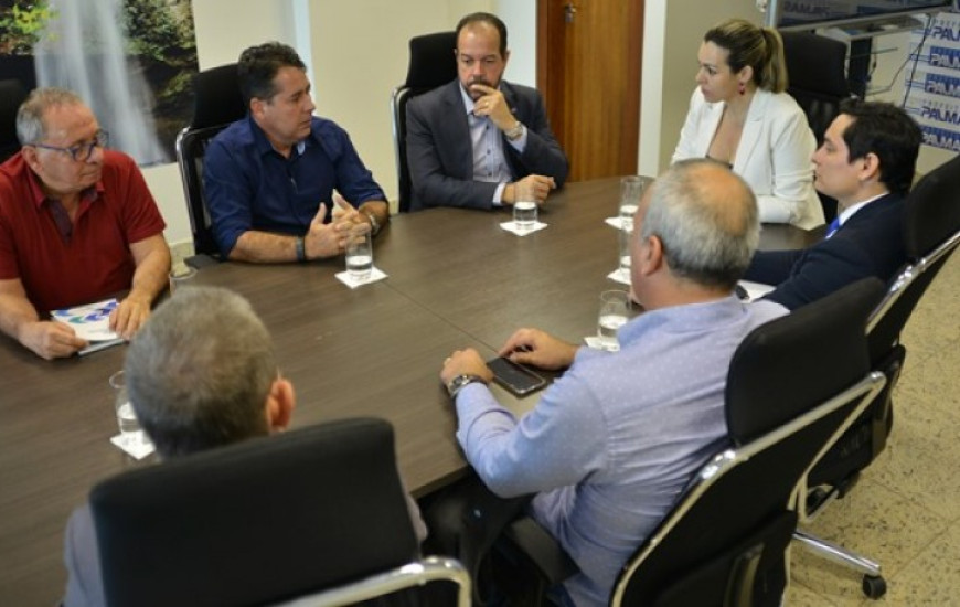 Reunião que definiu o local e data do Fórum Internacional de Administração 