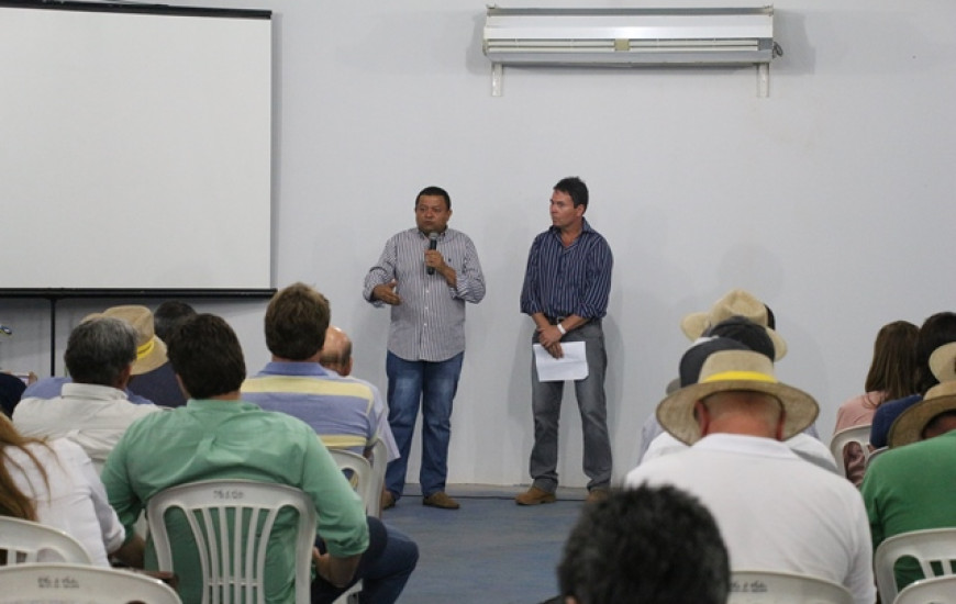 Candidato fez visita à Agrotins nesta quinta
