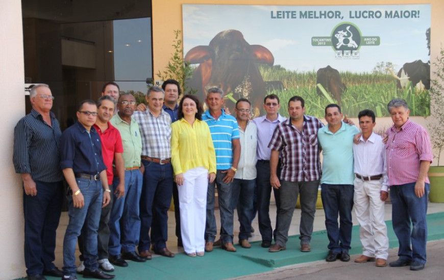 Kátia e a diretoria da FAET: presença na Agrotins