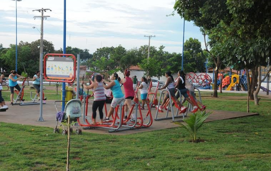 Praça e quadra foram revitalizadas