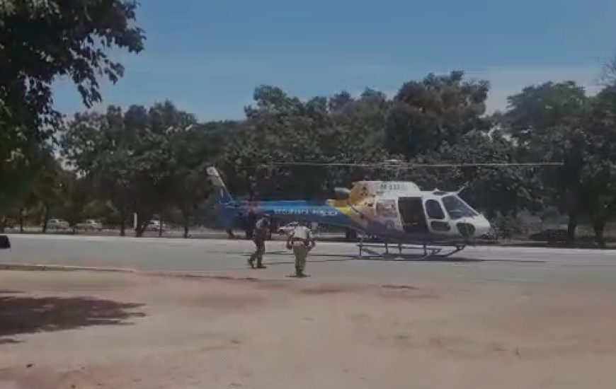 O trânsito ficou interrompido por alguns minutos, mas já foi liberado