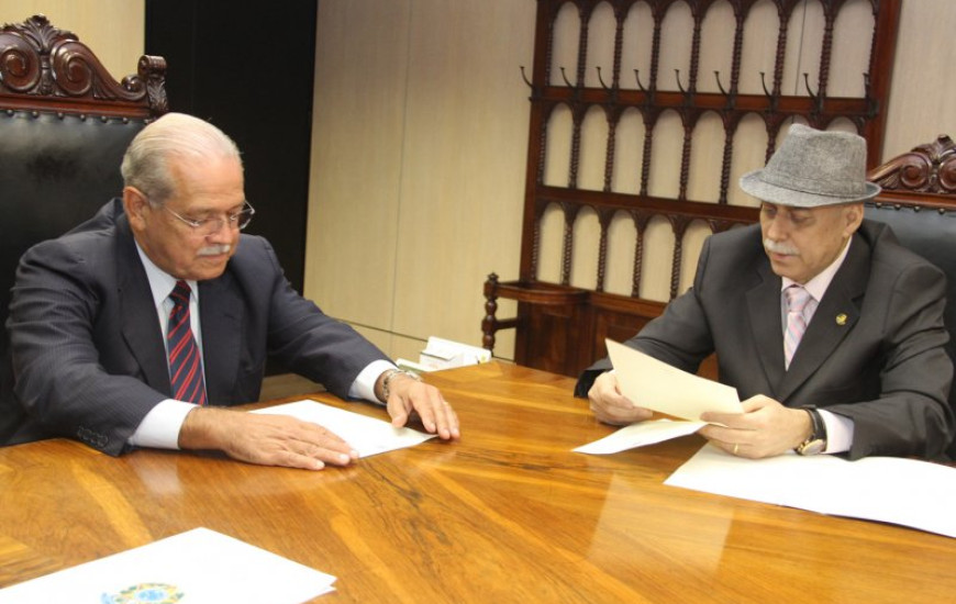 Ribeiro visita ministro