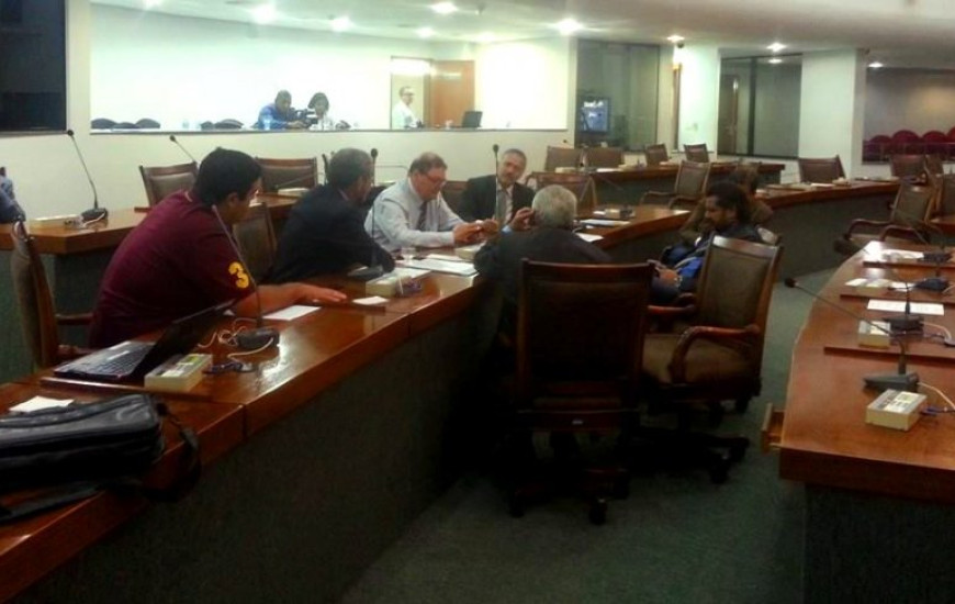 Bonifácio se emociona com morte de senador