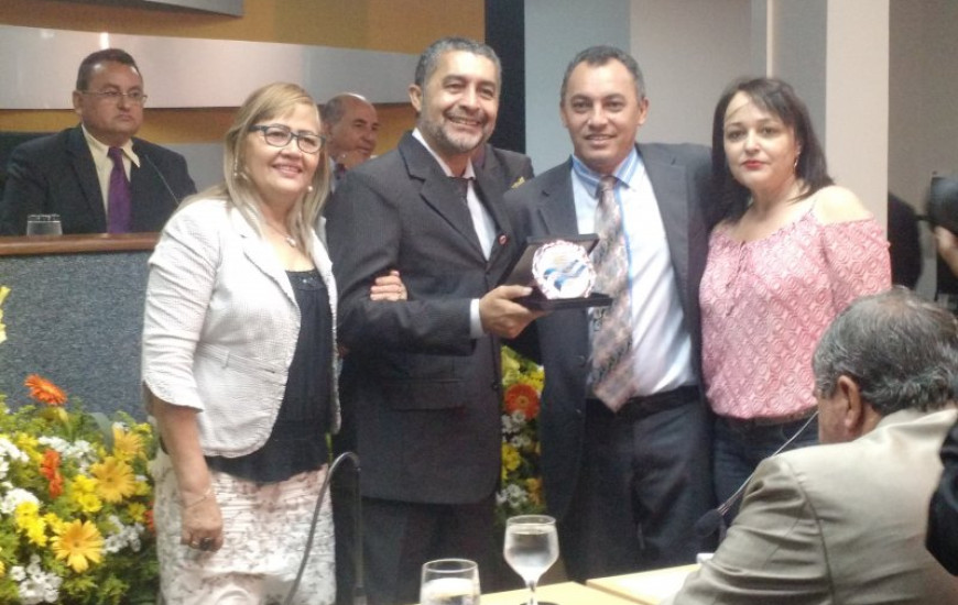 Marilon Barbosa homenageia pastor Zaqueu