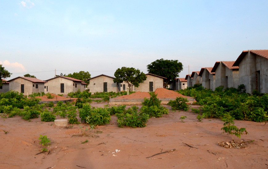 Obras de 183 casas estão paradas no Setor Jardim Taquari