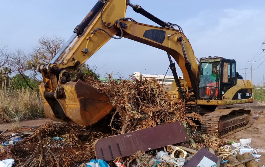 Início das obras na cratera em Araguaína