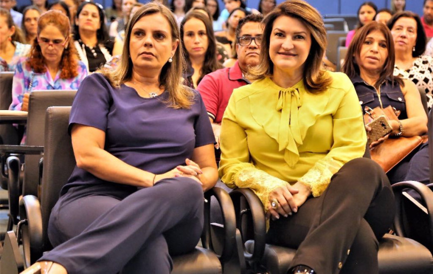 Professora Wanessa Zavarese Sechim e Governadora em exercício Cláudia Lélis
