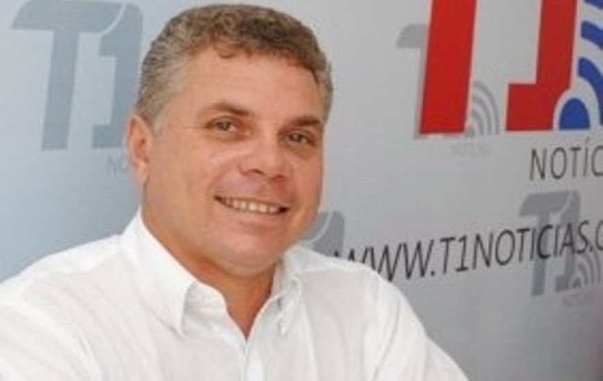 Adail Carvalho será candidato na indireta