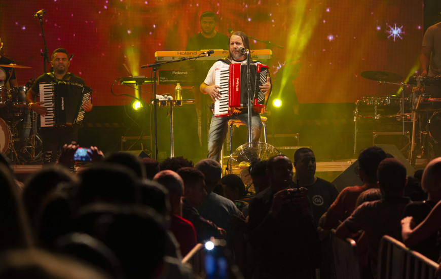 Dorgival Dantas sobe ao palco e encerra o 13º FGT 