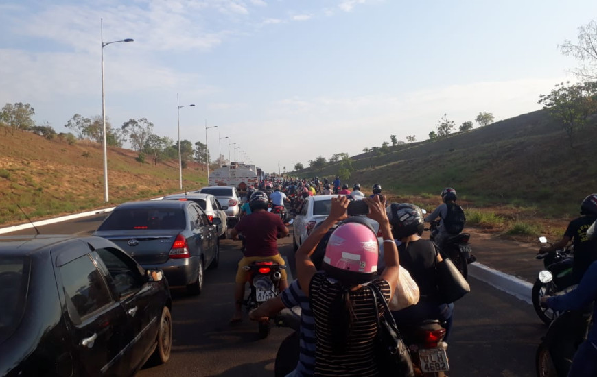 Acidente causa congestionamento na avenida