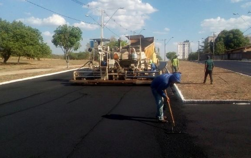 Obras recém-recapeadas recebem sinalização