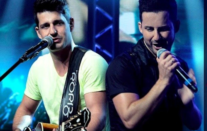 Dupla sertaneja Maurício e Eduardo abrem o show