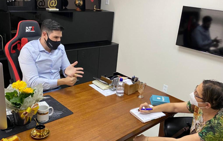 Empresário Alex Monteiro e jornalista Roberta Tum