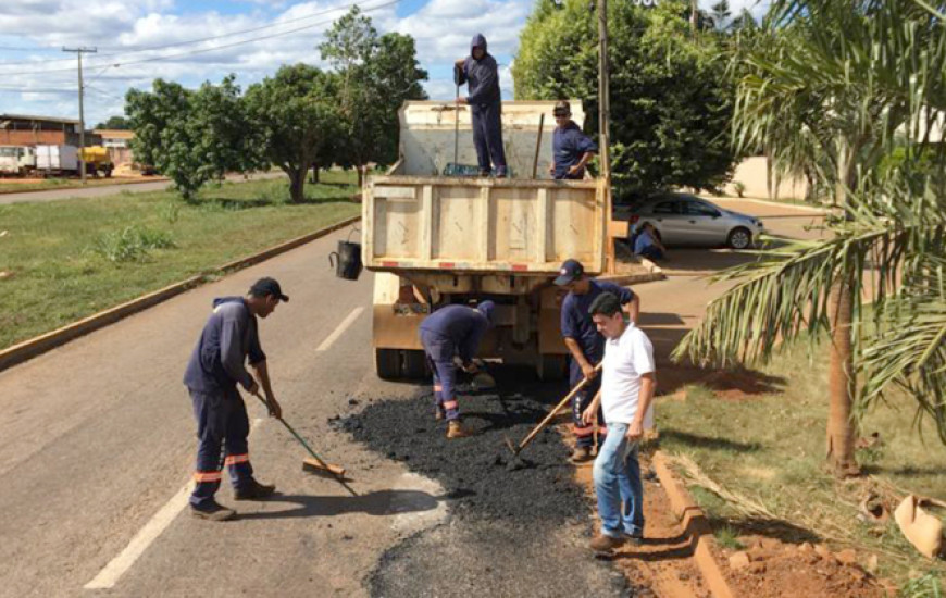 Equipe está realizando serviços no perímetro urbano de Porto Nacional