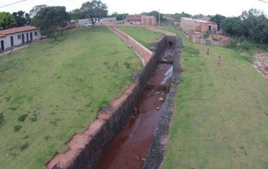 Obras de drenagem foram realizadas na cidade