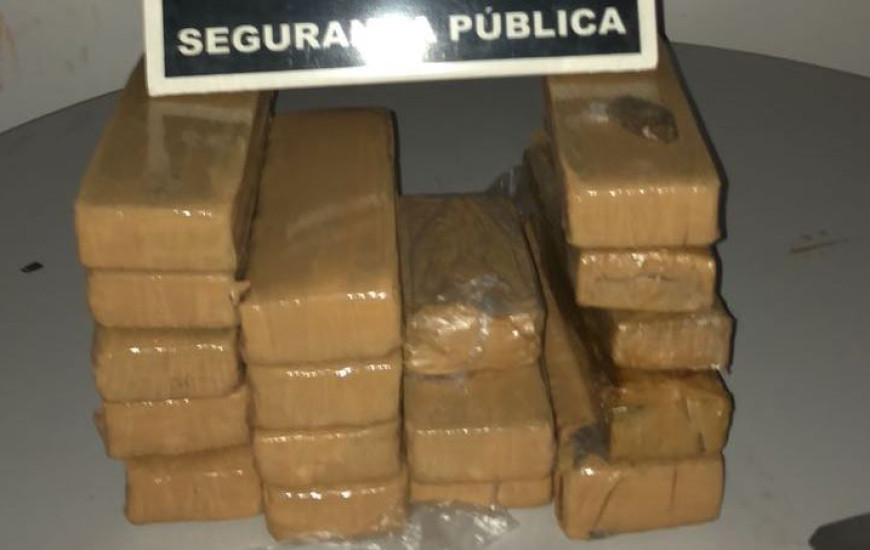Droga foi apreendida em residência na cidade