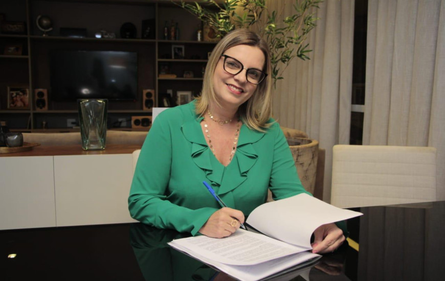 Deputada estadual Claudia Lelis (PV)