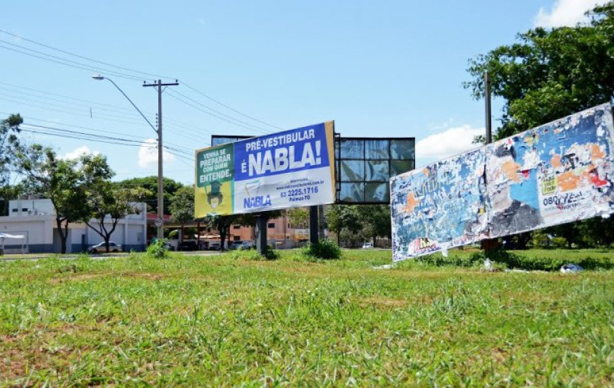 Outdoors da Capital devem ser regularizados