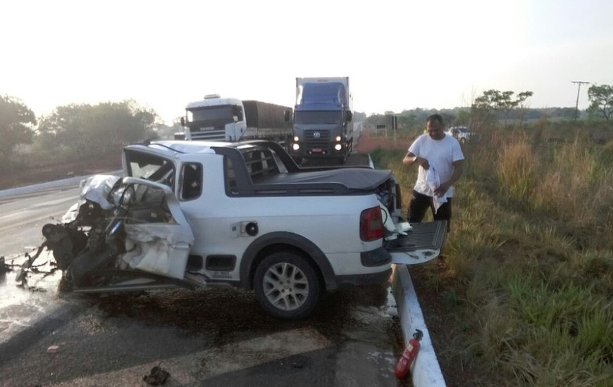Duas pessoas morreram e duas ficaram feridas na BR-153