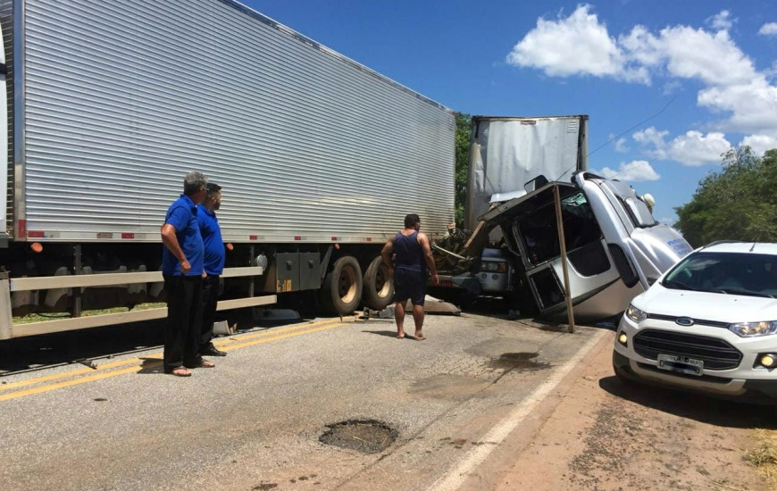 Acidente ocasionou congestionamento na BR-153