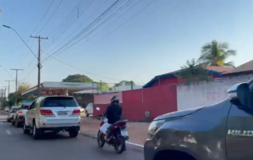 Fila em posto de combustível em Palmas