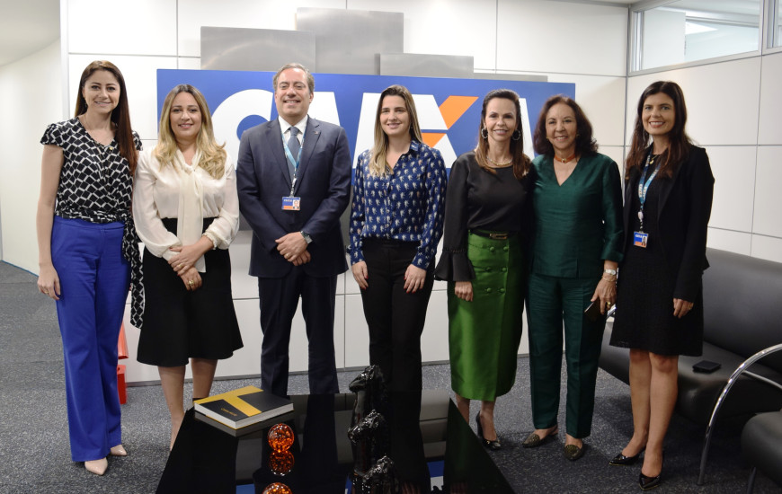 Dorinha com deputadas e presidente da Caixa