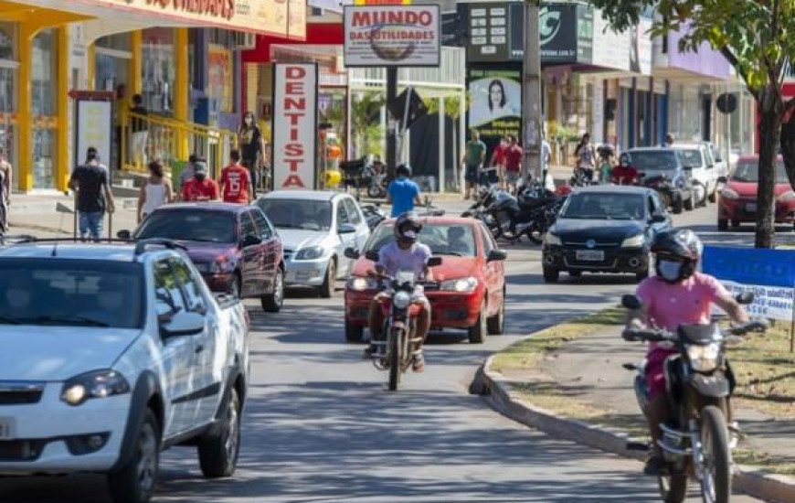 Um das principais avenidas comerciais de Palmas 