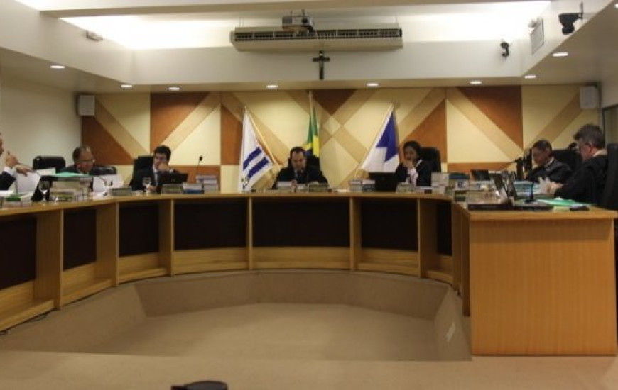 Pleno defere candidaturas a deputado estadual