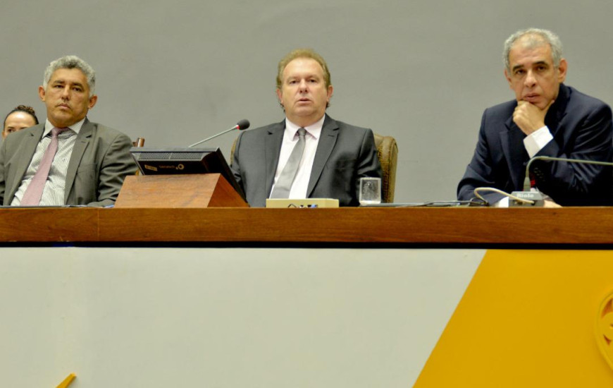 Deputados decidiram procurar representantes do Governo