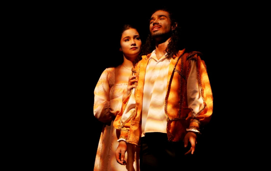 Genialidade de Shakespeare torna a obra atualíssima.