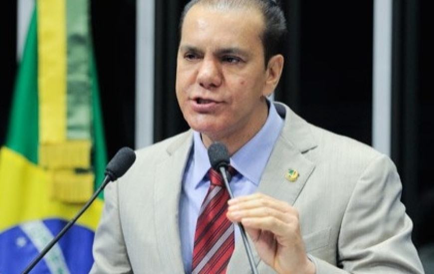 Ex-senador Ataídes Oliveira