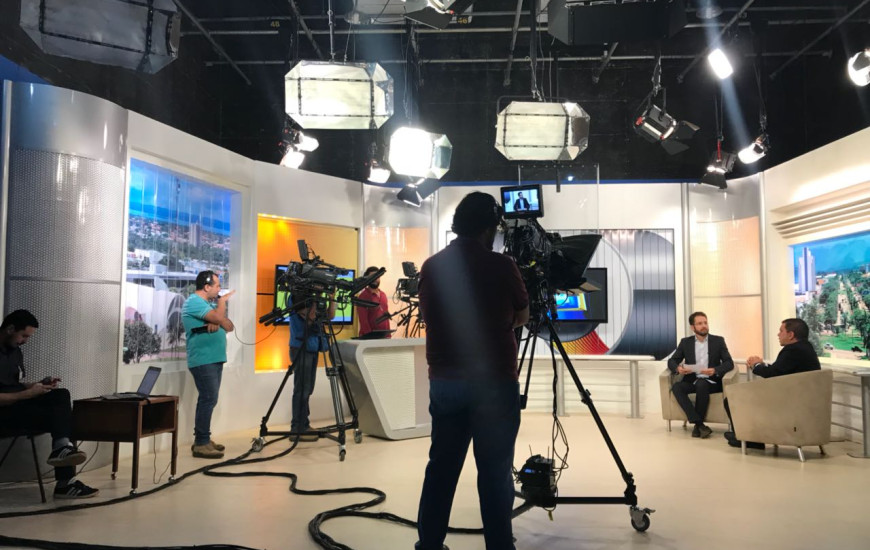 Amastha participa de série de entrevistas para rede de TV local